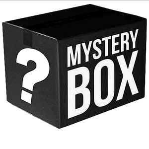 FOOTBALL Mystery Box ~500 CT Cards